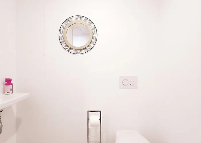 Le Marend 4 - T3 Avec Terrasse * 昂蒂布