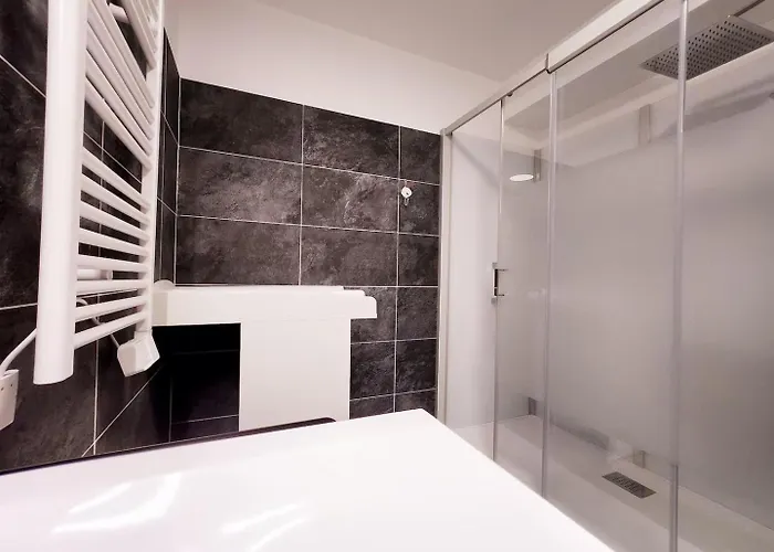 Le Marend 4 - T3 Avec Terrasse Antibes